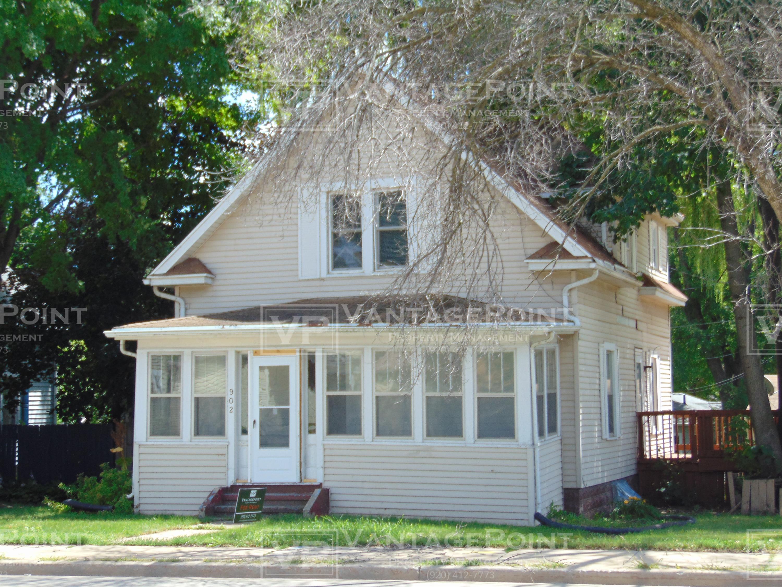 902 Lawe Street