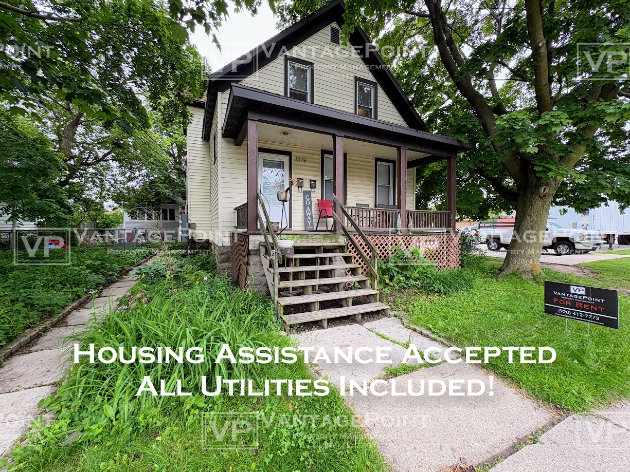 1079 Shawano Avenue - Upper